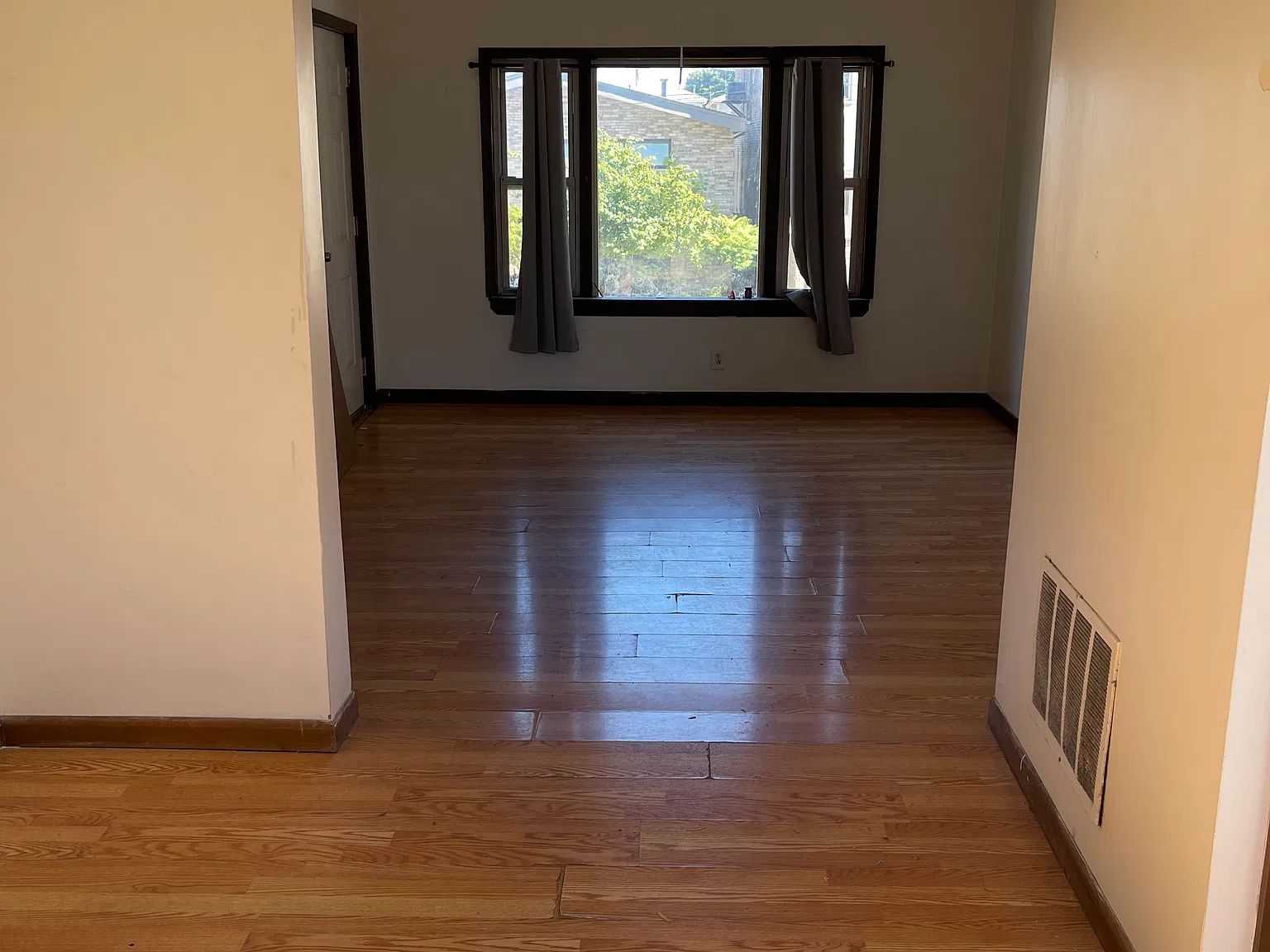 2 bed, 950 sqft, $1,400 — Photo 4
