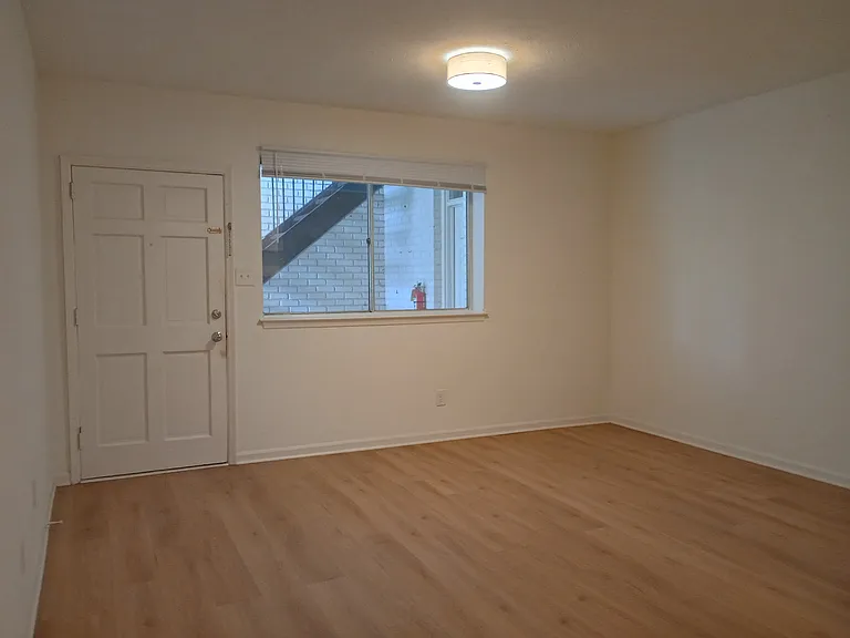 146 Jackson St #10 — Photo 3