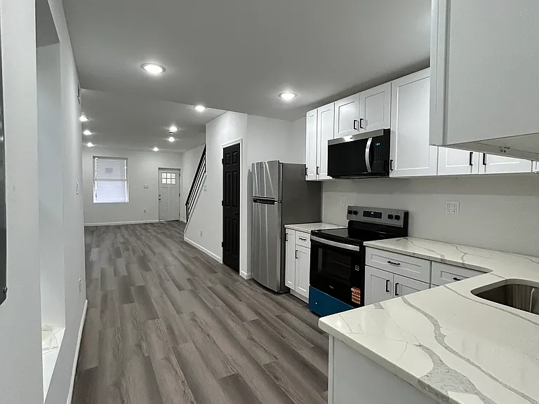 4922 Saybrook Ave — Photo 3