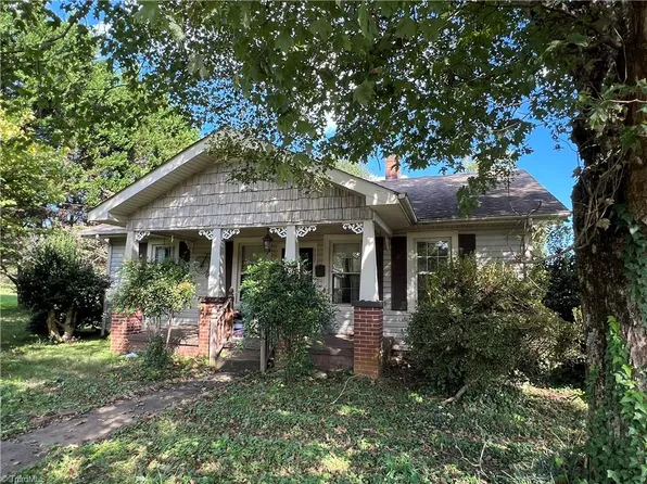 117 Hillcrest St, Jonesville, NC 28642