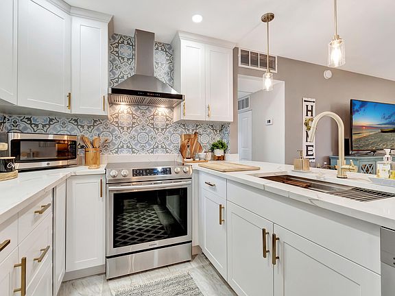 2nd image of 136 Tuscany B