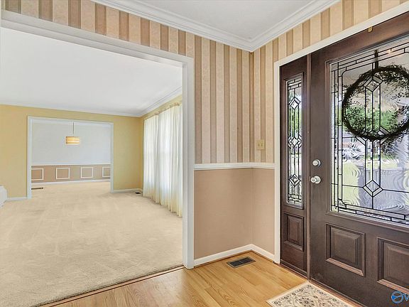 5th image of 13004 Camelot Dr SE