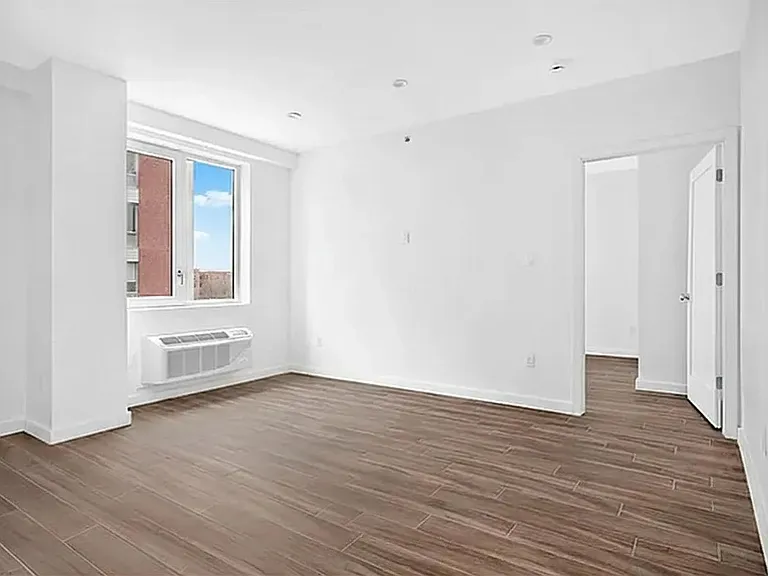 906 E New York Ave #6E — Photo 2