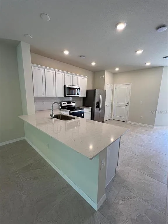 3 bed, 2.5 bath, 1699 sqft, $2,150 — Photo 3