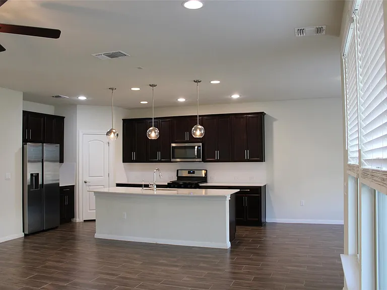 13902 Ilex Dr — Photo 6