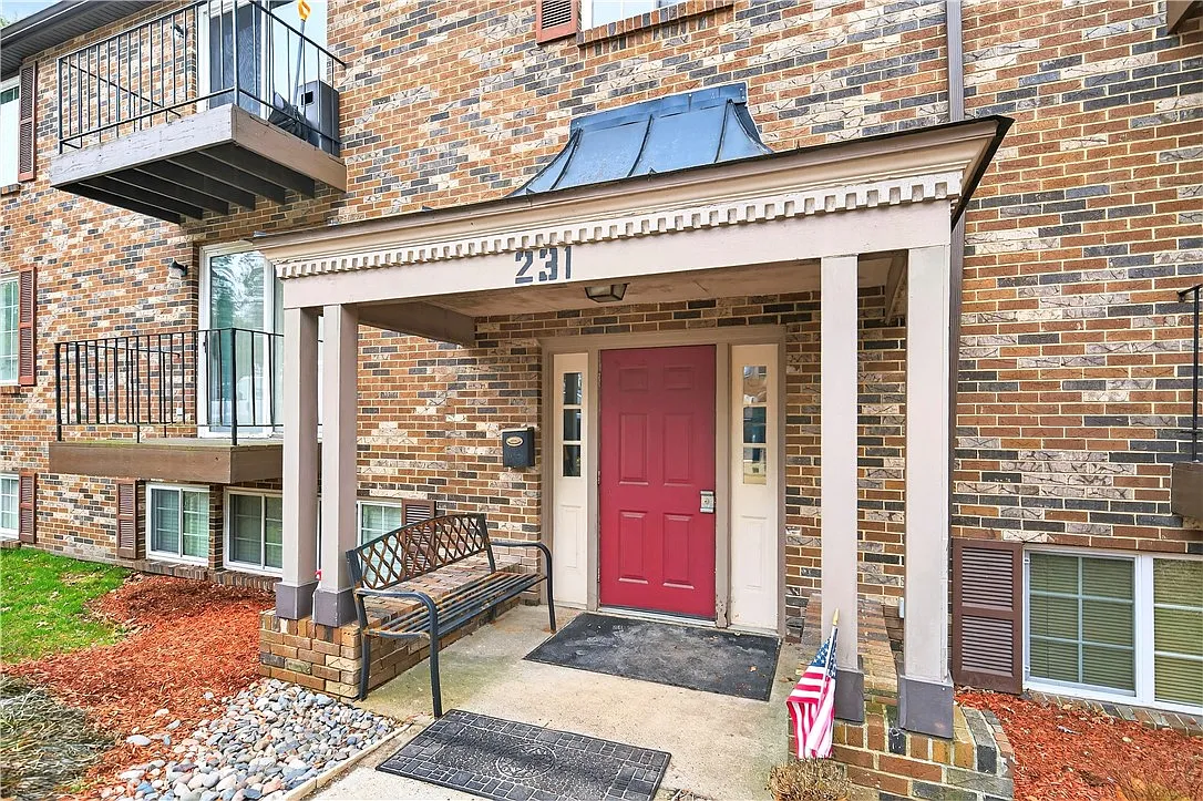 231 Coxcomb Hill Rd APT 4 photo 1
