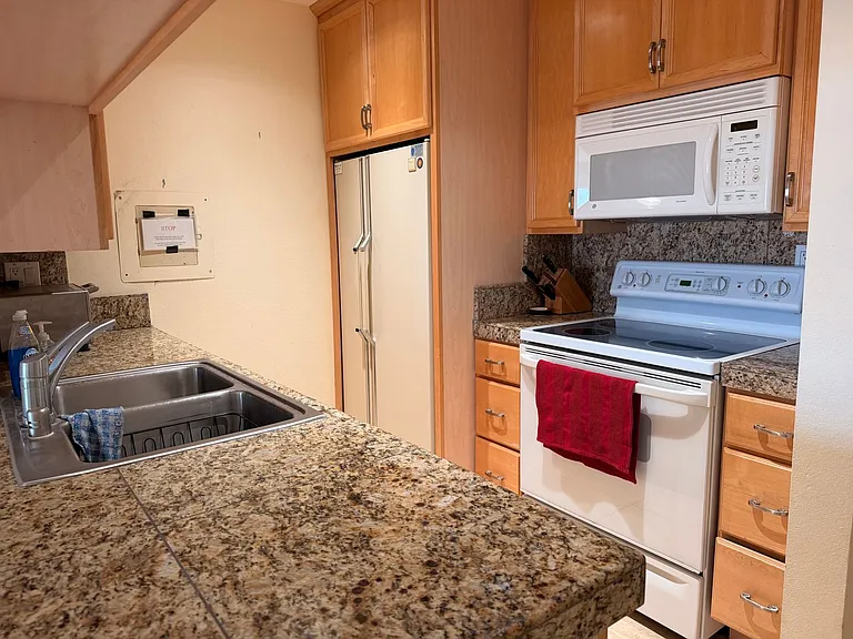 223 E Surfside Dr — Photo 6