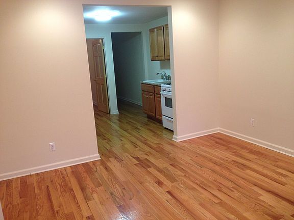 5th image of 355 Leonard St Floor 1