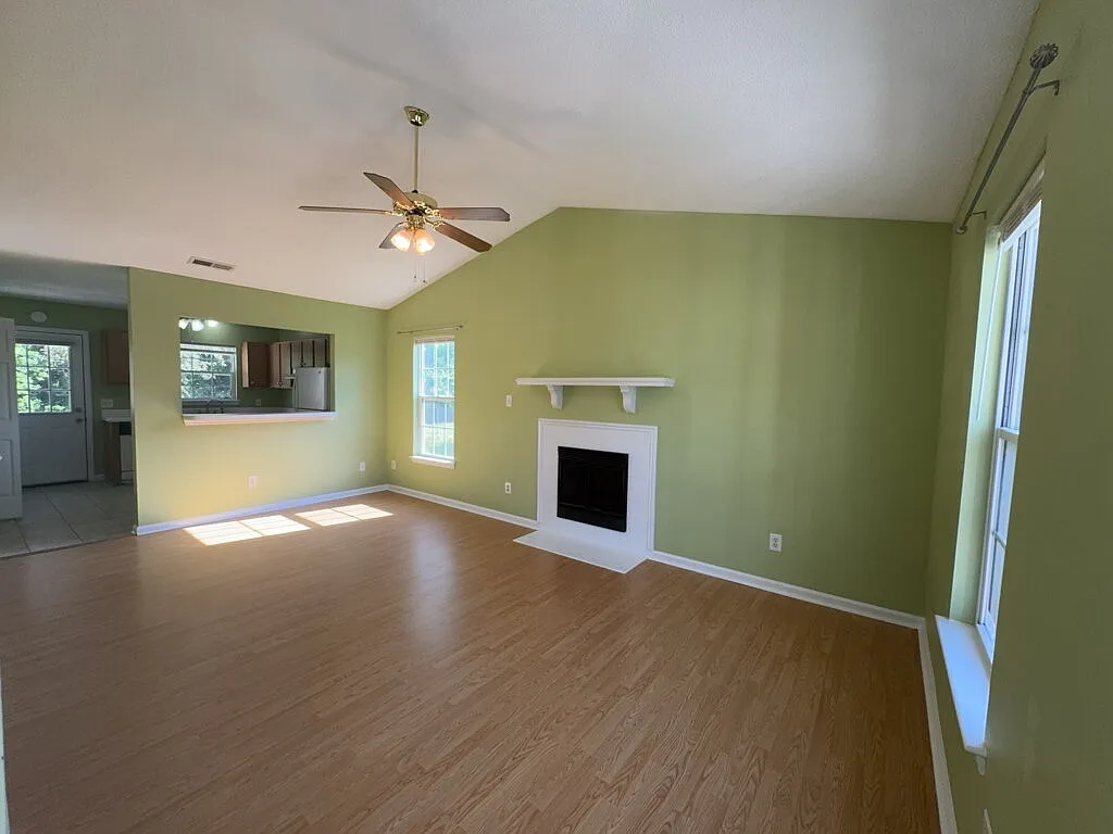 2 bed, 2.0 bath, 882 sqft, $1,125 — Photo 2