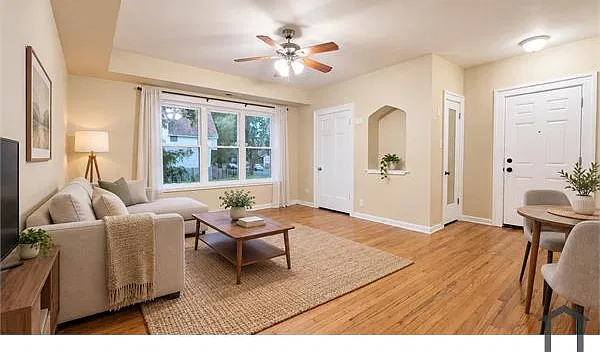 2 bed, 1000 sqft, $1,595 — Photo 3