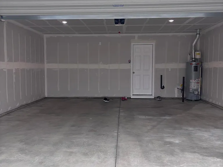 2518 W Fallon Loop — Photo 24