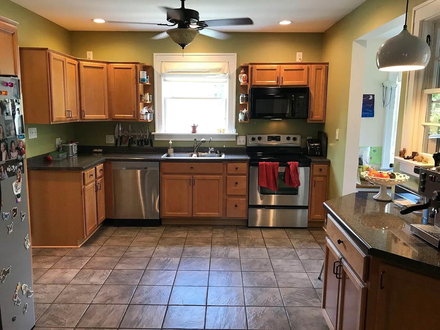 4 bed, 2294 sqft, $5,000 — Photo 4
