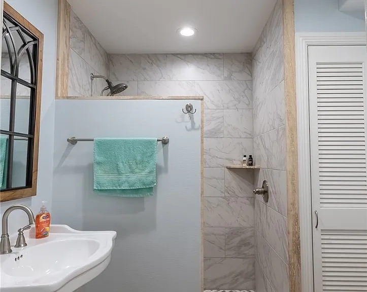 102 Squirrel Point — Photo 31