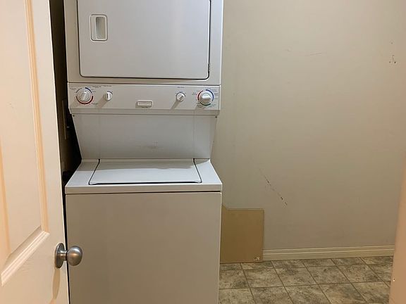 3rd image of 200 Lougheed Dr #1406