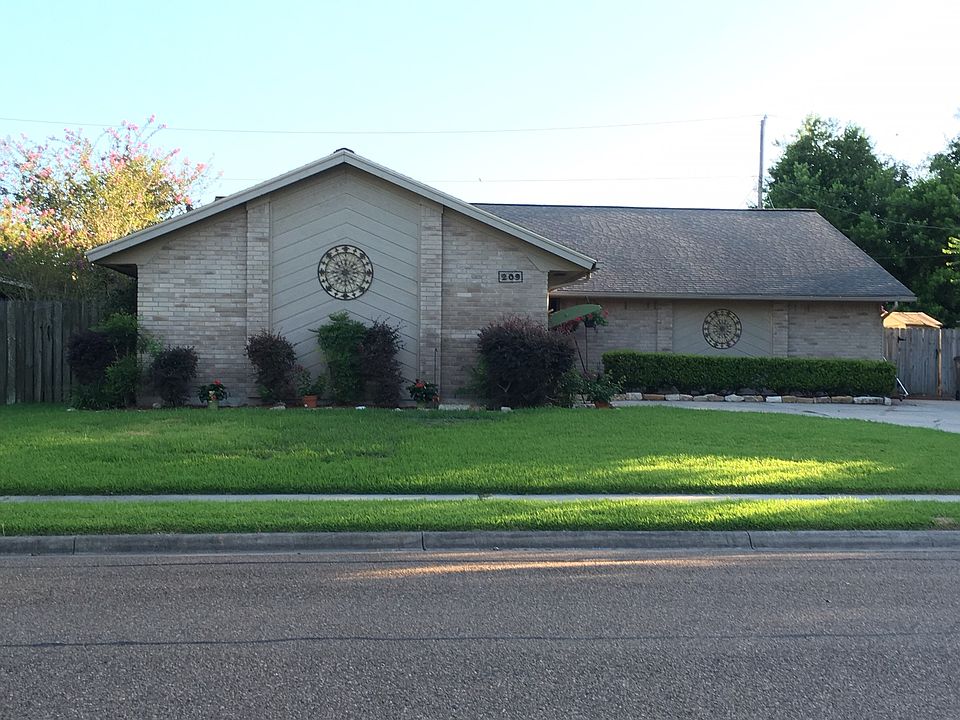 1st image of 209 Paisano Dr