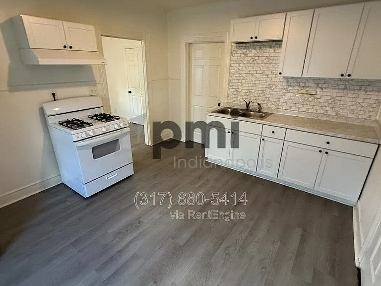 1308 W 4th St — Photo 5