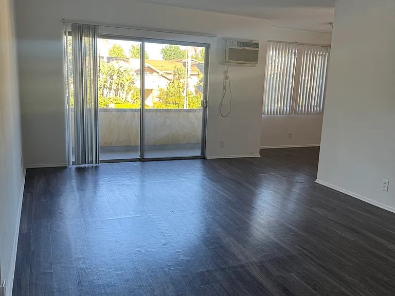 SEP-BUR APARTMENTS — Photo 23