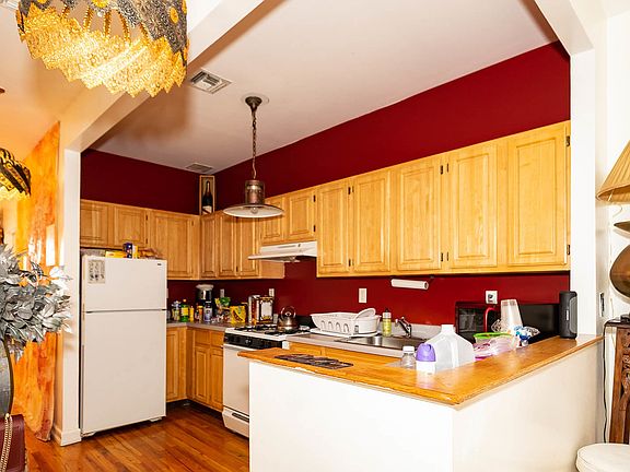 2nd image of 149 W 118th St #C