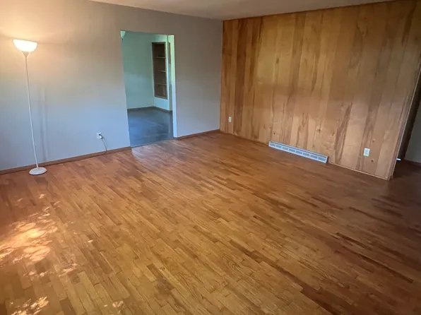 1968 Pump House Rd, Murphysboro, IL 62966