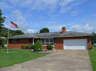 91 Helen St, New Martinsville, WV 26155
