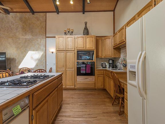 4th image of 3036 Highlands Dr