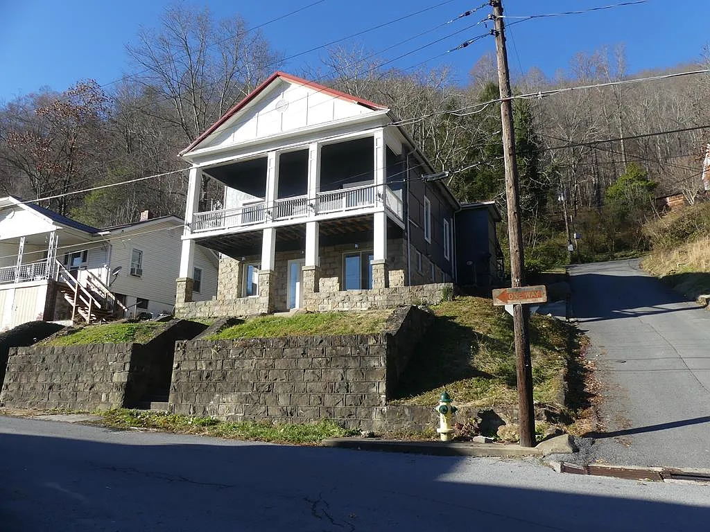 416 Lusk Ave photo 1
