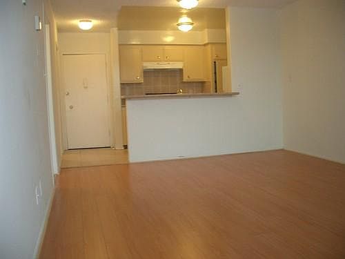 4th image of 1601 N Poinsettia Pl APT 306