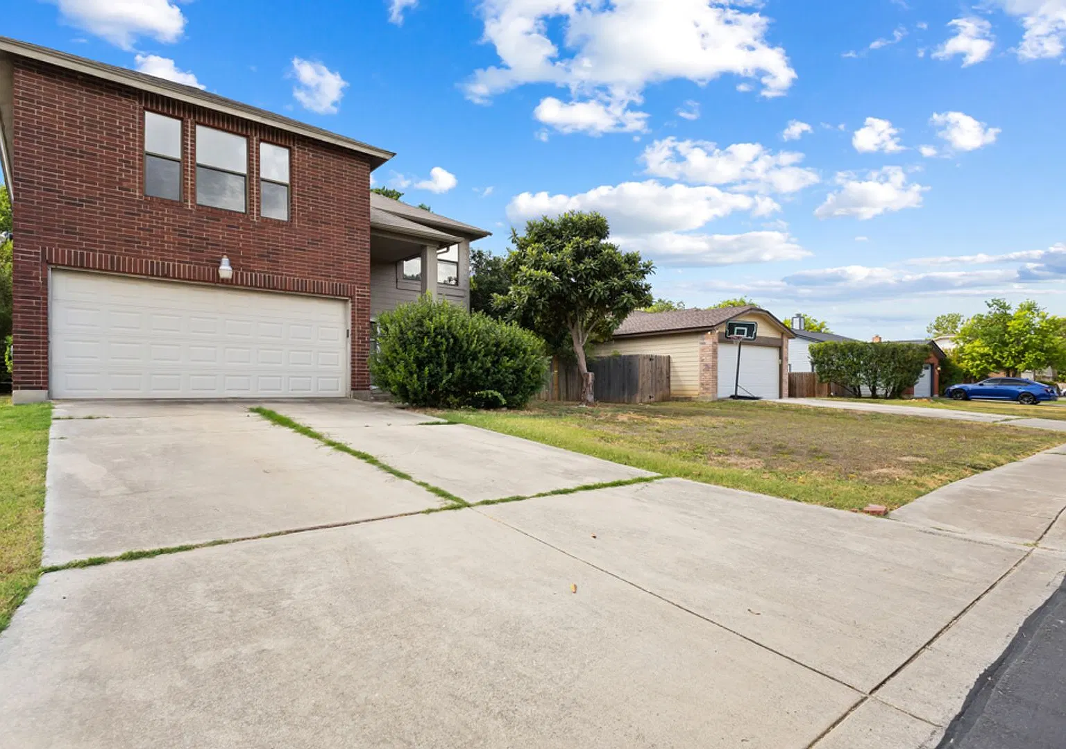 3-bedroom, 2.5 bathroom located in Northwest Crossing Subdivision — Photo 2
