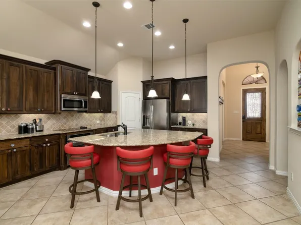204 Northstar Ln, Waxahachie, TX 75165