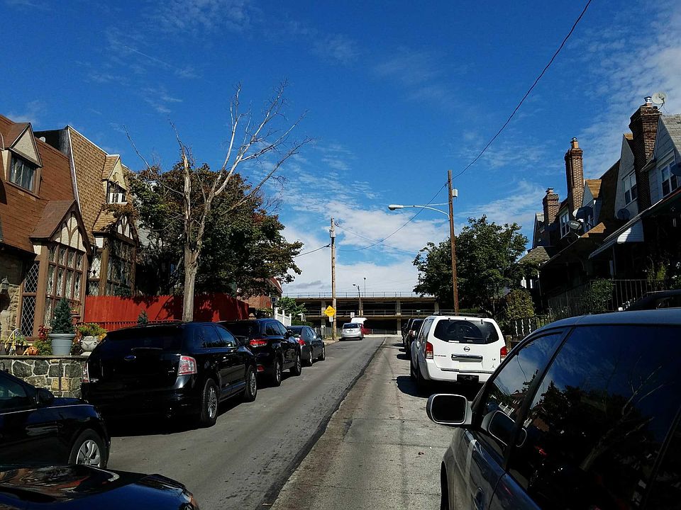 2nd image of 240 Maypole Rd
