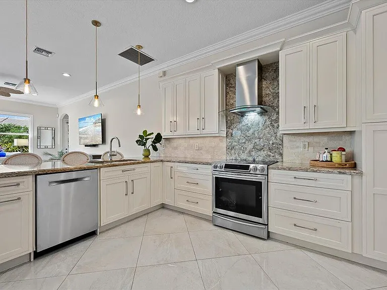 4241 Wellington Shores Dr — Photo 18