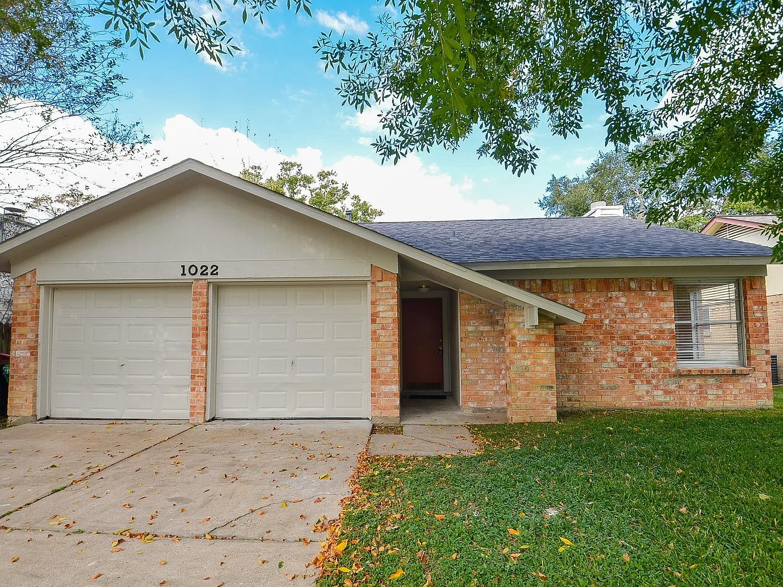 3 bed, 2.0 bath, 1200 sqft, $1,890 — Photo 1