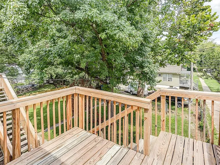 821 Niedringhaus Ave #C — Photo 19
