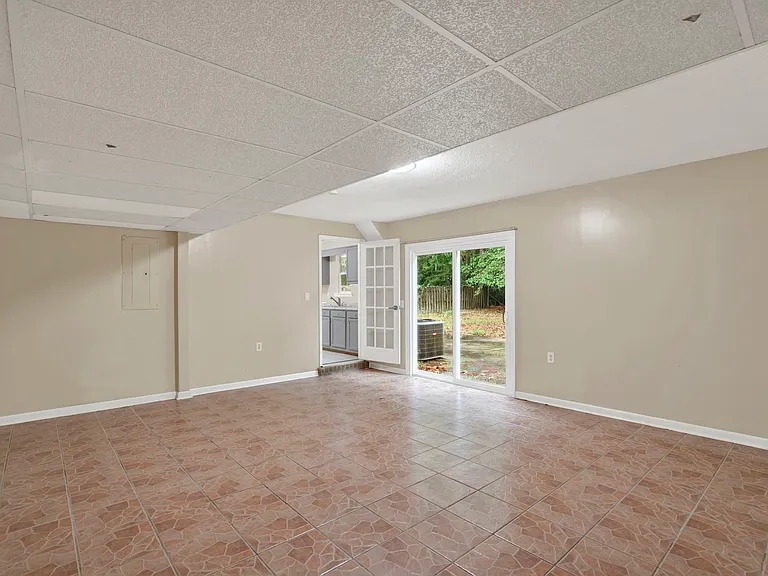 128 Saint Ives Dr — Photo 14