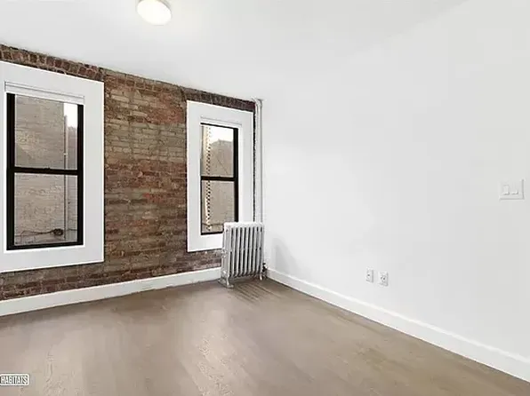 425 Grand Avenue image 2 of 4