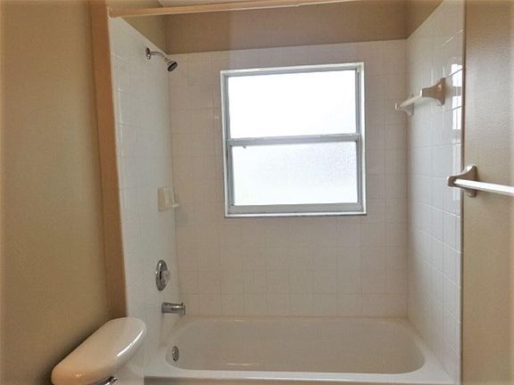 5th image of 8133 Lake Park Estates Blvd