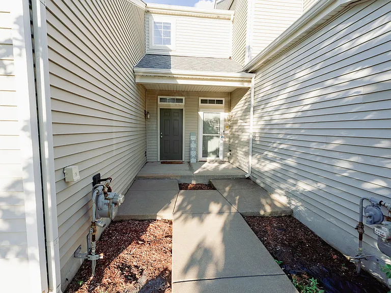 1136 Coneflower Ct — Photo 2