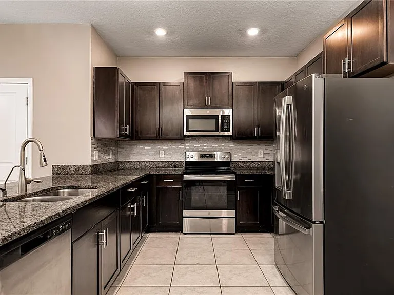 724 Royal Empress Dr — Photo 5