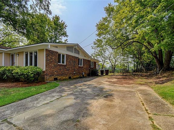 4th image of 803 Daleview Pl
