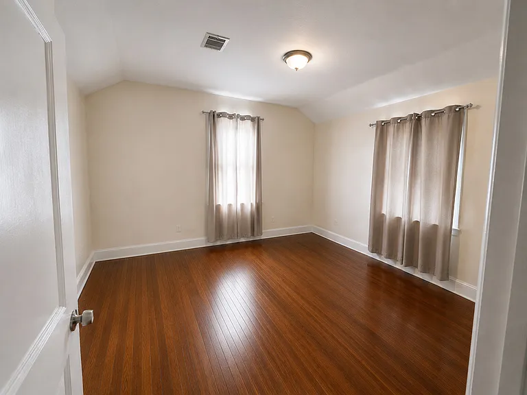 629 Watson Ave — Photo 11