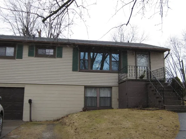 1017 E 3rd Ave, Monmouth, IL 61462