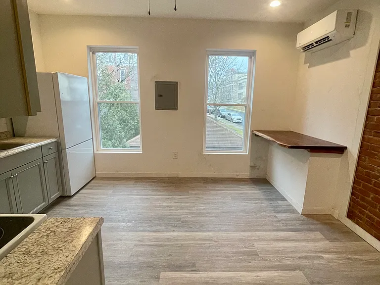 40 Park St #2 — Photo 14