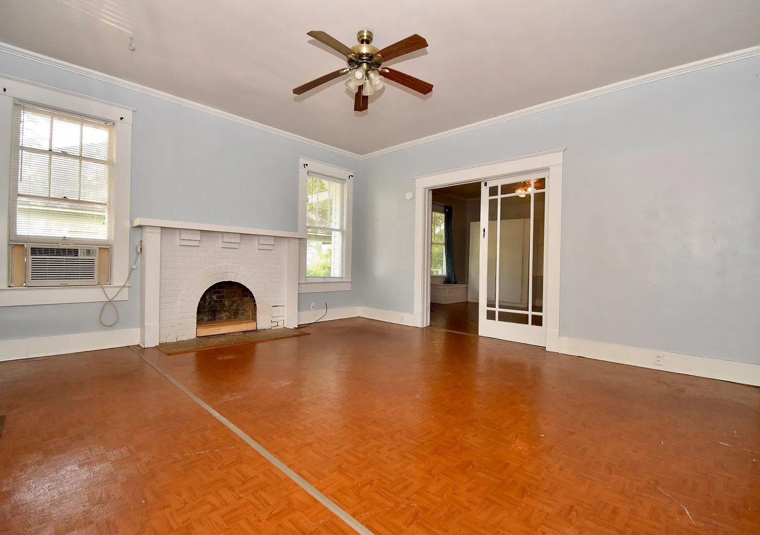 One Bedroom Unit Close to LA Tech — Photo 2