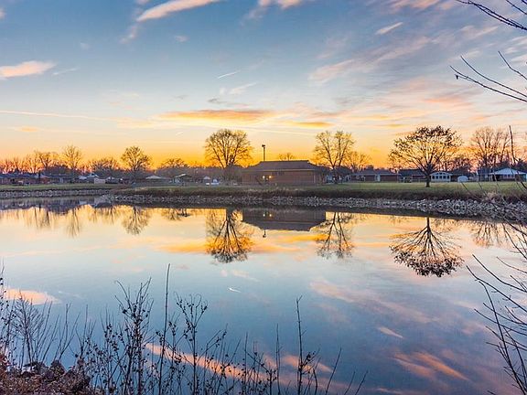 5th image of 2398 Waterford Dr