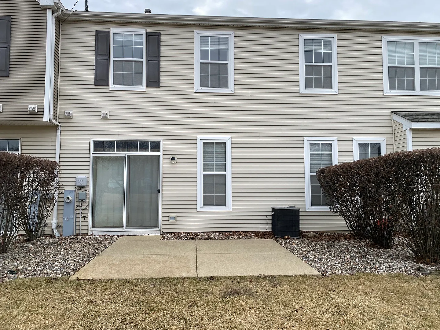 2 bed, 1.5 bath, 1611 sqft, $2,200 — Photo 3