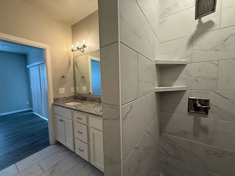 1138 N Blackwelder Ave #1 — Photo 16