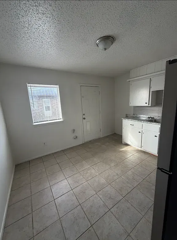 2 bed, 800 sqft, $800 — Photo 3