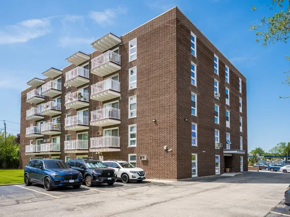 7225 W Higgins Ave Unit 502, Chicago, IL 60656