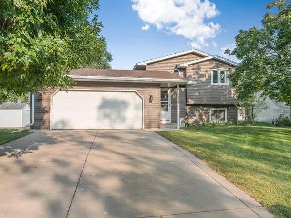 9424 James Ave N, Brooklyn Park, MN 55444