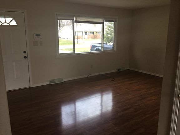 3rd image of 745 W Shore Blvd
